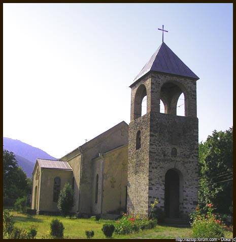 Храм Георгия Победоносца в г. Гах