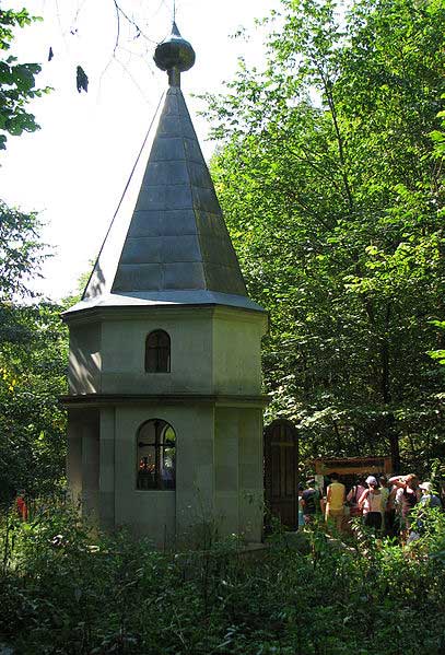 Часовня у Никольского источника в Каменной Чаше