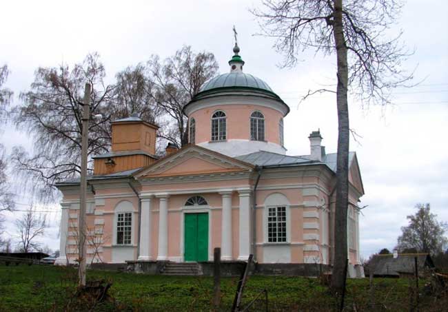 Церковь Троицы Живоначальной в с. Перетно