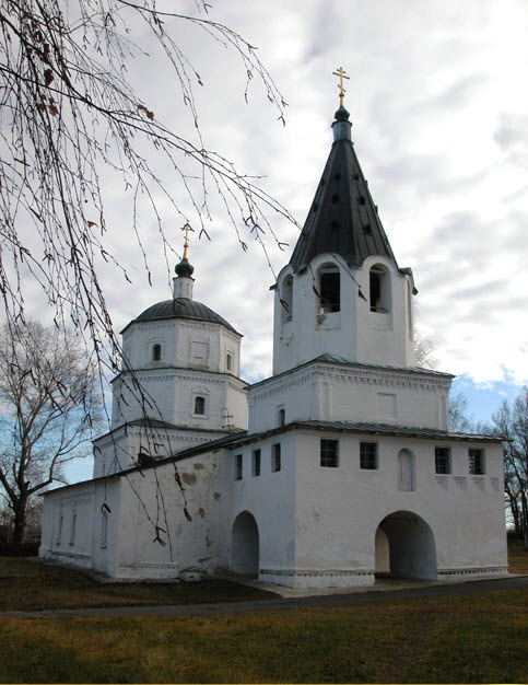 Спасо-Преображенсеий храм в с. Радищево Спасо-Преображенсеий храм в с. Радищево