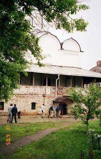 вход в нижний храм