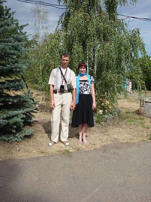 Я с женой Ириной на монастырском дворе