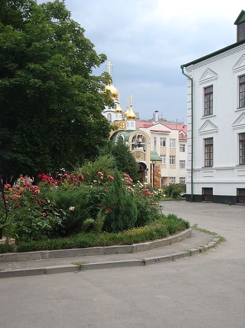 Во дворе Мариинской больницы Во дворе Мариинской больницы