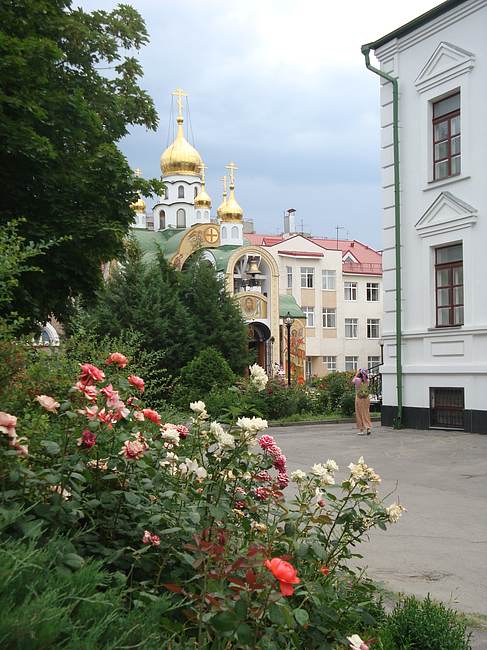Во дворе Мариинской больницы Во дворе Мариинской больницы