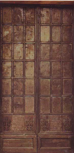 Центральные двери в монастырский храм, отлитые византийскими мастерами в Константинополе в 1066 году Центральные двери в монастырский храм, отлитые византийскими мастерами в Константинополе в 1066 году