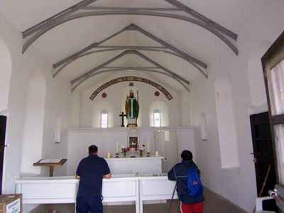 церковь на самой вершине горы 