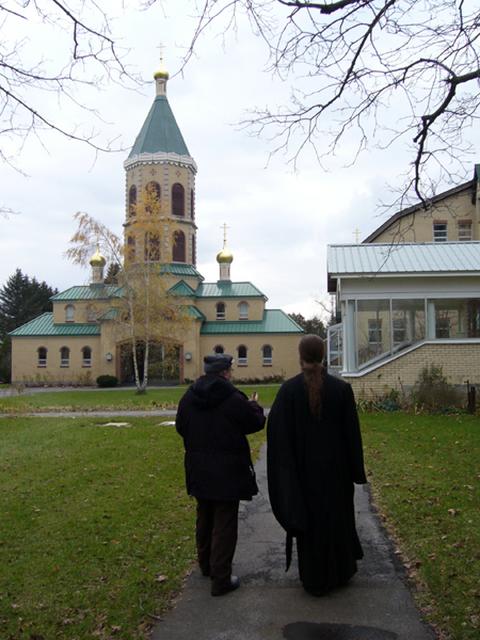 Надвратная звонница. Надвратная звонница.