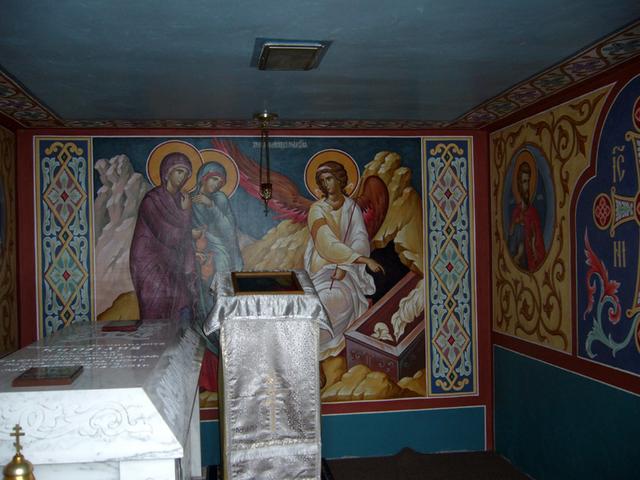 С тех пор здесь добавилось и место упокоения мирополита Лавра. С тех пор здесь добавилось и место упокоения мирополита Лавра.