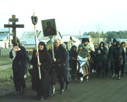 Крестный ход на источник Пресвятой Богородицы "Всех скорбящих радость" Крестный ход на источник Пресвятой Богородицы "Всех скорбящих радость"
